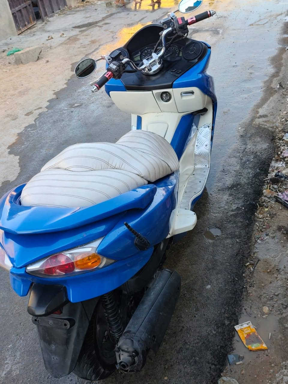 فورزه ٠١٠ للبيع دراجه كامله نقص بس جاملغ امامي أوراق بيهه سعر مليون و٣٠٠ وبيهه مجال مكان بغداد منطقة التأميم قرب بسمايه ***********
