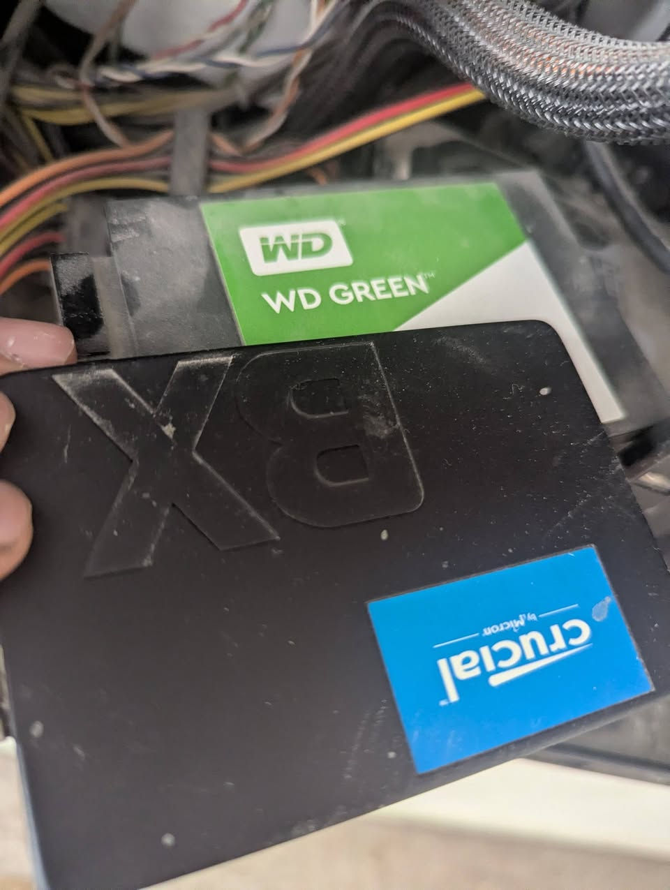 سلام عليكم حاسبه للبيع 
قيم واخذ 
كل الاعاب تشتغل 4k اعلى الاعدادت 
Rtx 2080ti 
Intel i7 16 ram 
هاردين ssd واحد للنظام و لاخ 1000 جيجا 
الموقع بغداد قرب  جزيره بغداد السياحيه
***********
