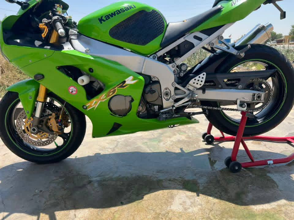 يا الله اللهم صلي ع محمد وال بيت محمد
كاوزاكي 2004 حجم المحرك 636 كفالة عامة اقوة فيتر بلعراق جيبة اوراق شرط اصلية ومكمرك بأسمي اخوان اريد اخذ سيارة ومستعجل ع بيعة وسعرهة مناسب 25  متواجد واتساب اذا مو شراي لتتصل ولتوصل فدوة رقمي *********** مكاني بغداد
