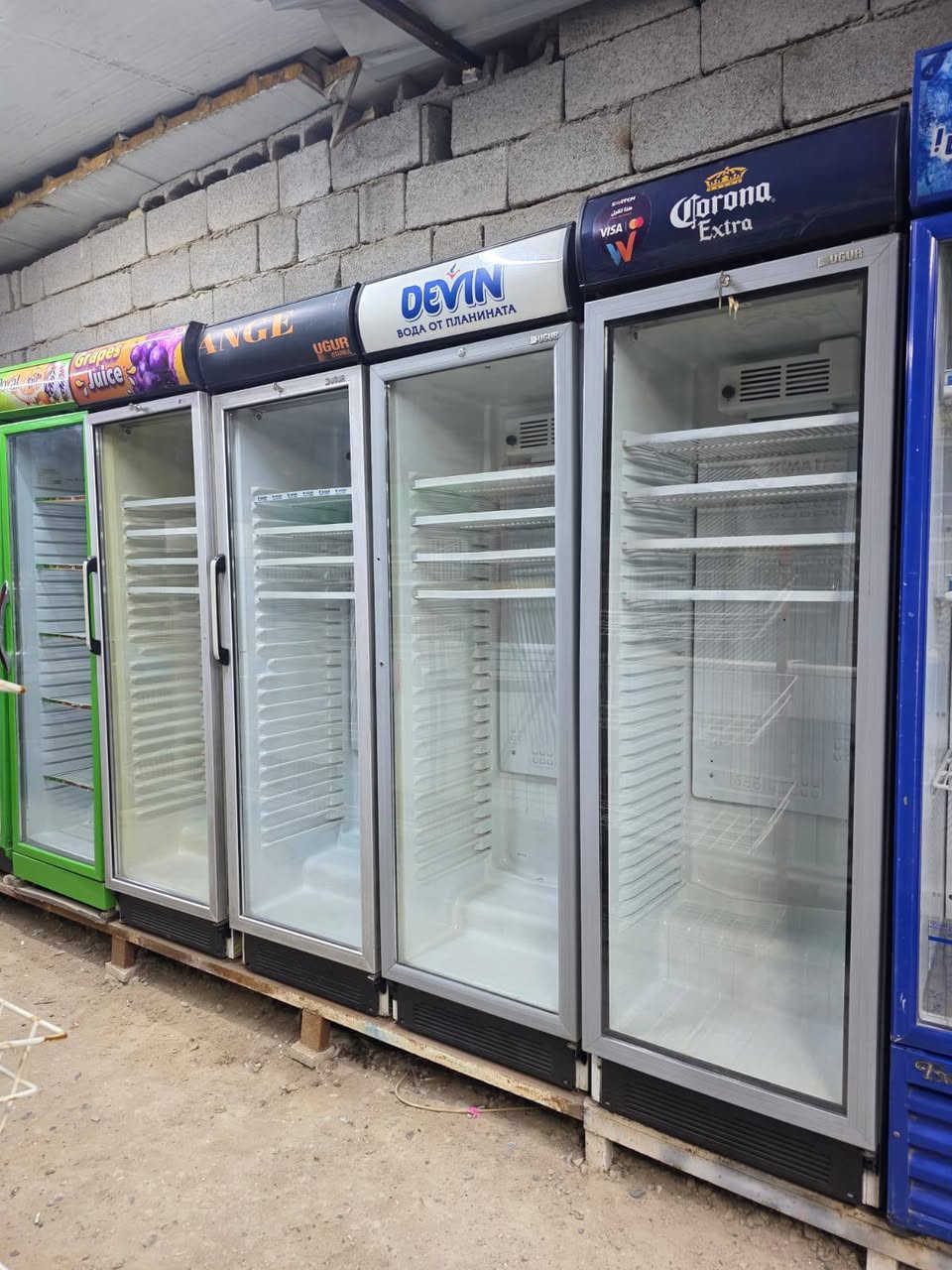 يا الله اسلام عليكم عارضات عامودي و بطحي ايكور تركي اصلي شرط النضافه ميه بل ميه بلاديات العنوان بغداد حي البتول الشراي ينتصل و بل خدمه ***********
