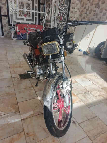 دراجه جديده ما متعوبه مديل 2021 سعر مليون و 400 وبيها مجال قليل دراجه جديده رقم نكليزي بسمي 
رقمي *********** مكاني نجف ناحيت الحيره النجف
