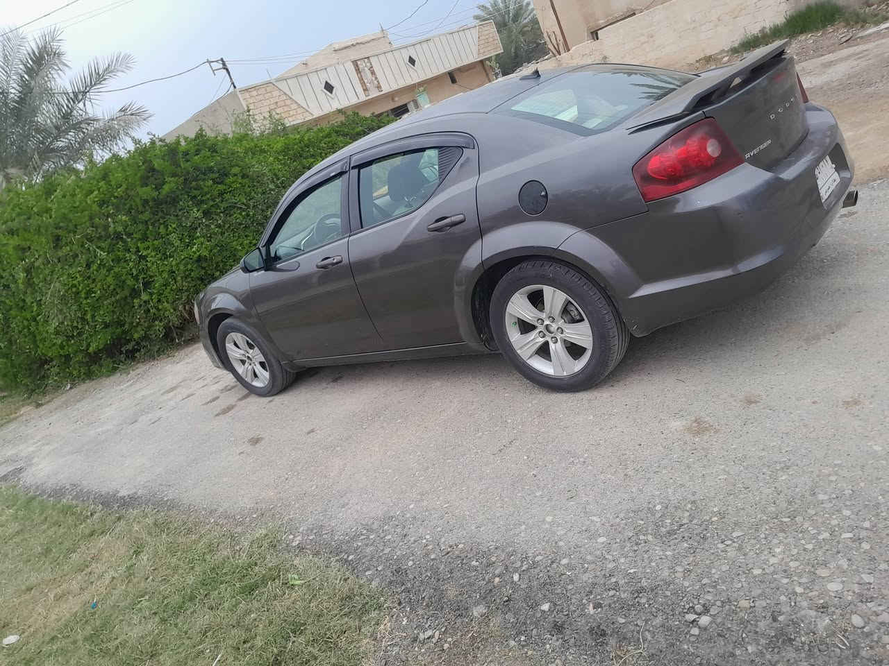 سلام عليكم دوج افنجر موديل ٢٠١٤ وارد امريكي بيها قطعتين صبغ وقطعتين كلير لغرض التوحيد ،مكينه ٤سلندر ٢٤٠٠ وكير خير من الله وكهربائيات وتبريد كلها شغالة على وضع شركه وحدادية امامية وخلفية وتخم تاير جديد سعر السيارة ٨٧ ورقة وبيها مجال بسيط  مكان السيارة بغداد حسينية الراشدية شارع المرور قرية الوزيرية 
رقم الهاتف ***********
