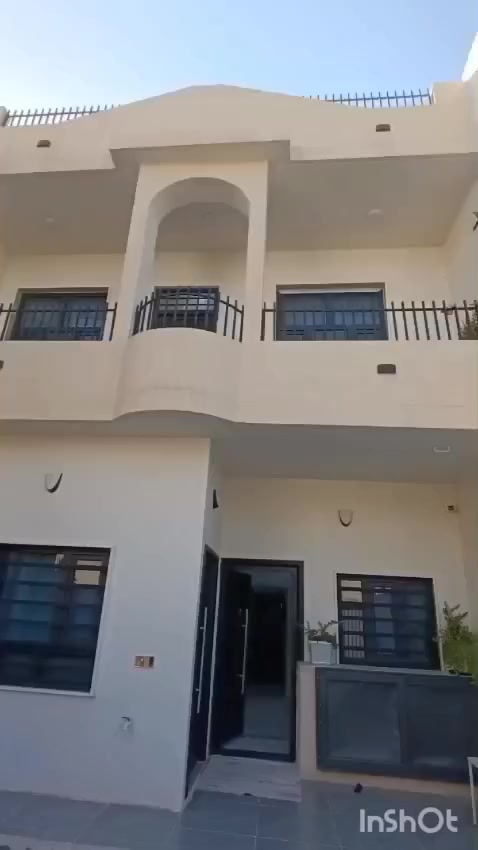 دار للبيع طابو ملك صرف مساحة ١٤٠ متر واجهة ٧ متر وعمق ٢٠ بناء حديث فول مواصفات يحتوي على ٣ غرف نوم مع صحيات طابق أرضى وثاني مع استقبال ومطبخ وحديقة العنوان كركوك حي الأسرى قرب جامع نور القرآن السعر ١٧٥ مليون مع مجال للاستفسار مراجعة مكتب الجنة للعقار الكائن في حي الأسرى مقابل أسواق جبار ***********
