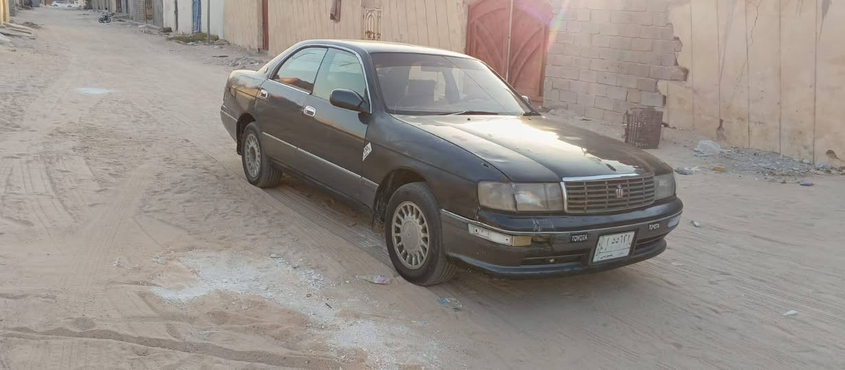 السلام عليكم سيارة بطة فصل للبيع 1994 رقم بابل مشروع وطني تحويل اب اي وقت مكفولة كص ونقل وضربة قوية كير ومكينة كارتون ثنين ونص حدادة طخم تاير جديد كهربائيات كلها شغالة السعر 29وبيها مجال مكان السيارة البصرة سفوان رقم صاحب السيارة ***********
