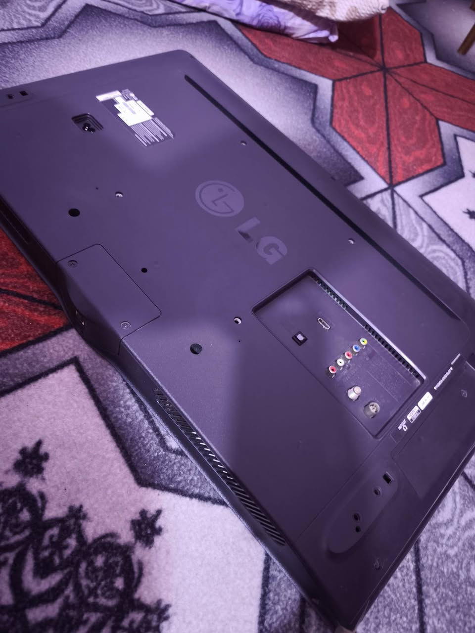 سلام عليكم بلازما LG 32 الاصليه مو تقليد شرط الالوان والدقه فول اولد و 60 اطار بالثانيه لا بيها لاگ ولا تأخير ومو سمارت الشاشه كلش نظيفه واستخدام شخصي وطول الوقت مطفيه مامحتاجها تجي تفحص وتروح وريمونت الاصلي موجود السعر 115 وبيها مجال حگ الجيه ورجاءا البياع شراي لا يراسلني وبخدمة الشراي بصره براضعيه ***********
