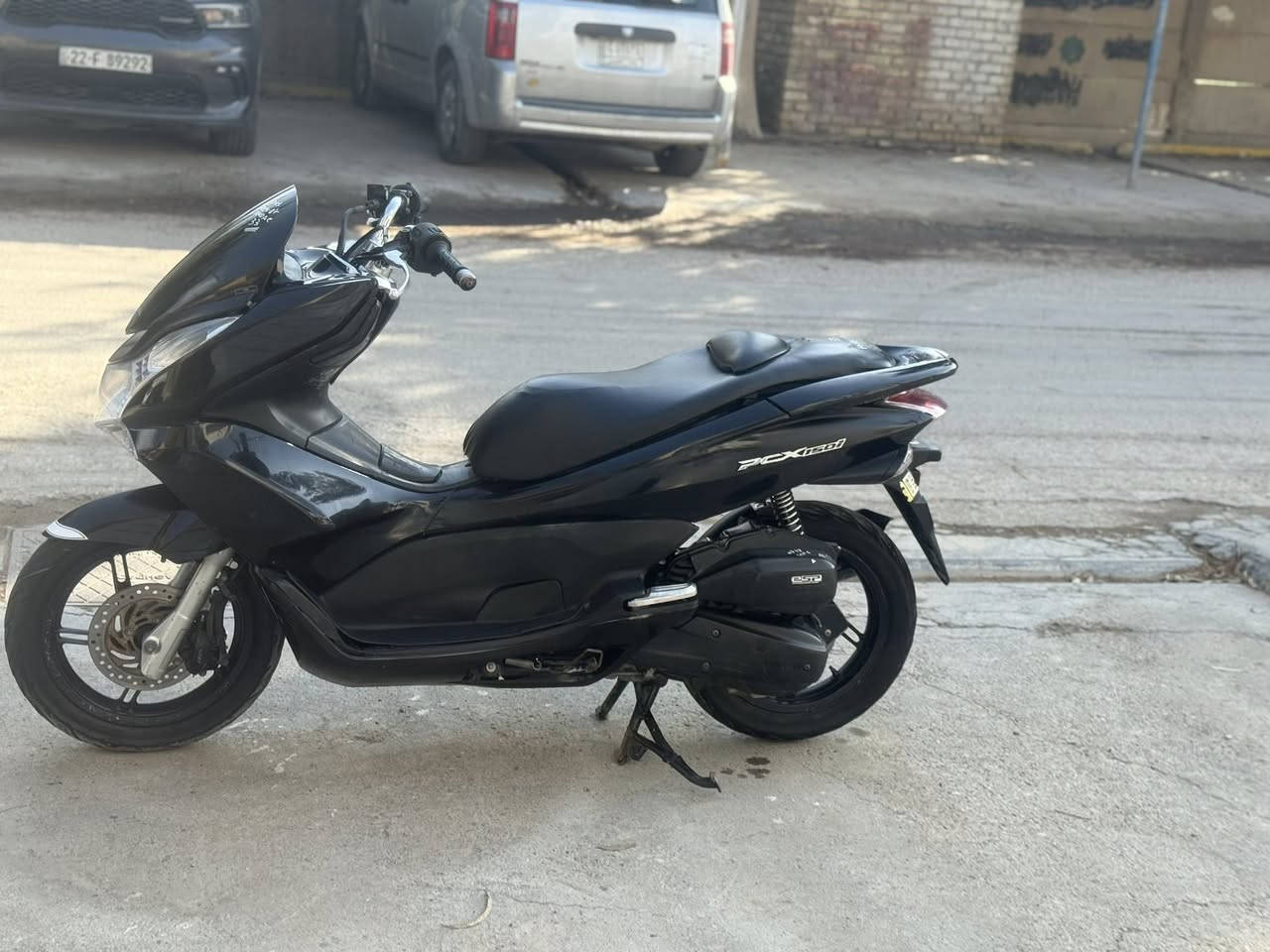 دراجه pcxجيل الاول دراجة مال رمبه مديل ١٦ حجم مكينه 150ياباني الاصلي دراجه جديده مال جناي 
 ياباني الاصلي دراجه كامله  ستان كهربائي حساس ازدحام حرف Aدراجه جديده مكينه لوك حساس زدحام شلعه معدل خير من الله دراجه تتعب تكول جديده مال جناي المكان بغداد الكرخ دراجة مكفوله اي نقص مابيه السعرمليون و350الف الاتصال على الرقم ***********
