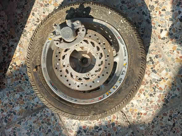 سلام عليكم شباب غراض صفر عشره للبيع تفصيخ صندوك نضيف ويل نضيف تاير الوره جديد بس تاير الكدام تعبان عينه شغاله بجم هوا جراراته اكو بعد غراض اليرد يتصل***********
