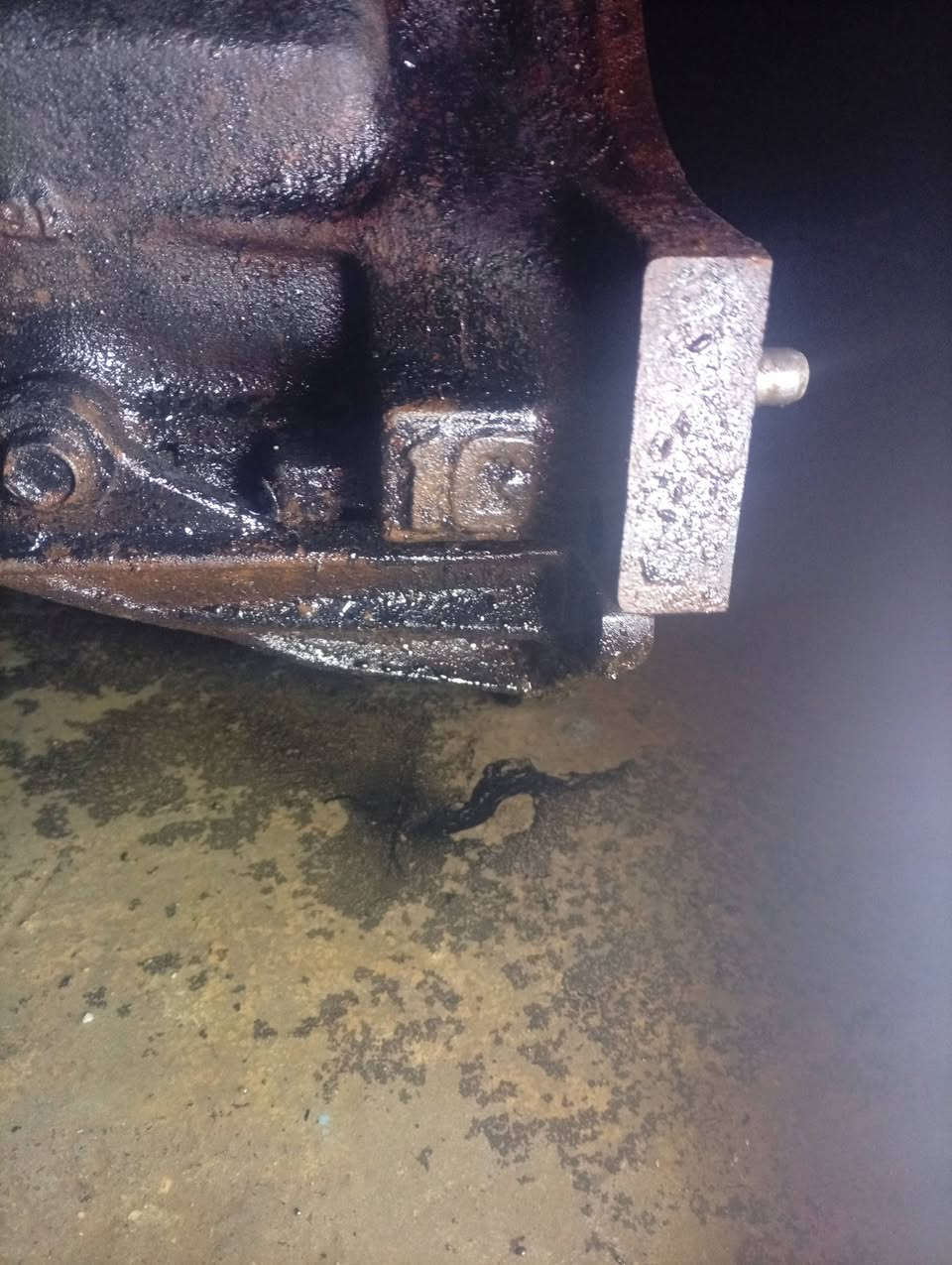 سلام عليكم مرخصة مدير الكروب نص محرك ونجي ستندر 6 سلندر .البيع .السعر.300 الف .*********** 
العنوان بغداد مدينه الصدر.
