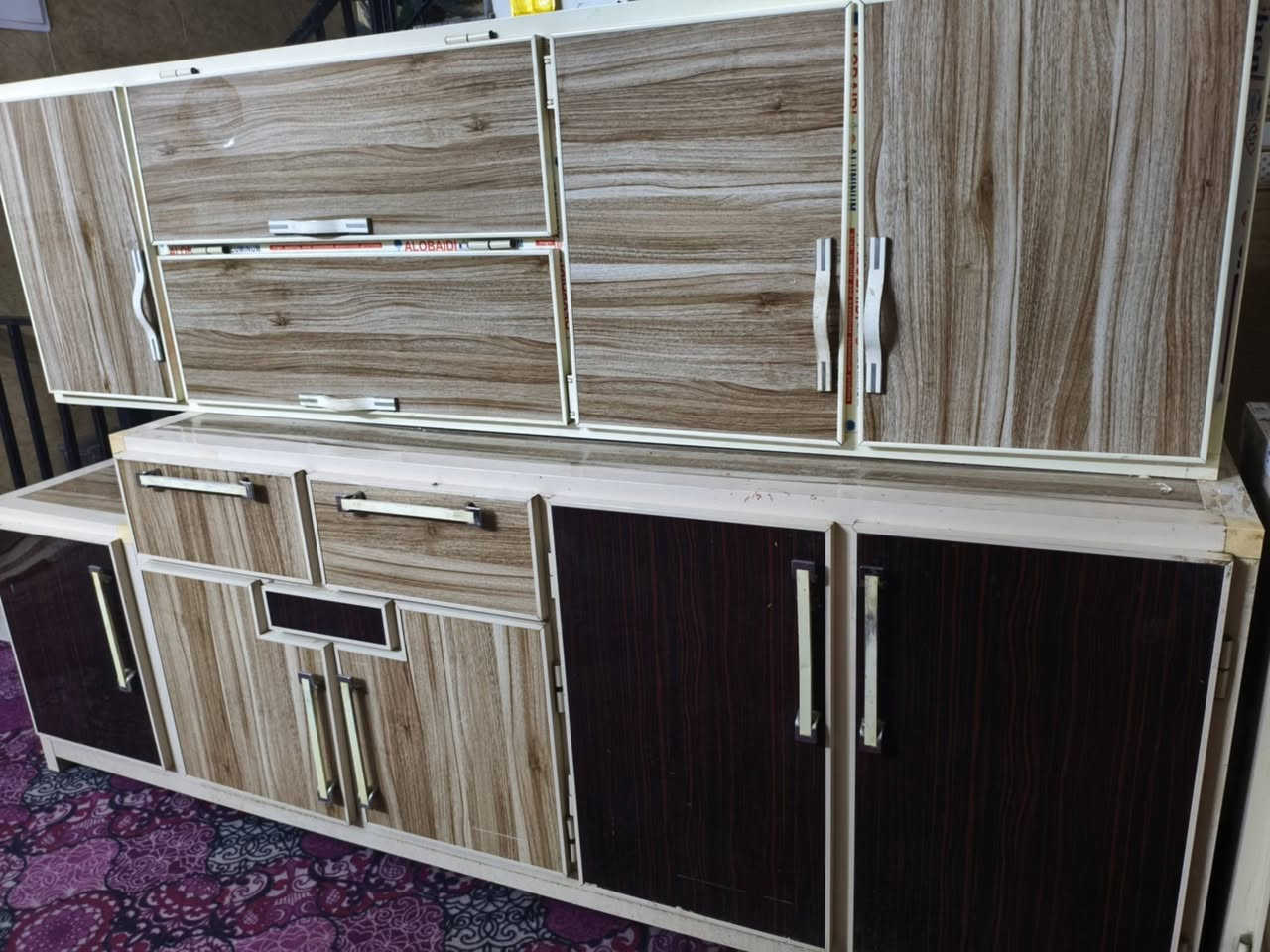 كاونتر تزكام ٣قطع اخو الجديد
الكاونتر مترين ونص والملحق مترين ونص والسنك  متر ونص مرمر 
مكاني بغداد منطقه الرشاد 
الشراي يتصل ***********
