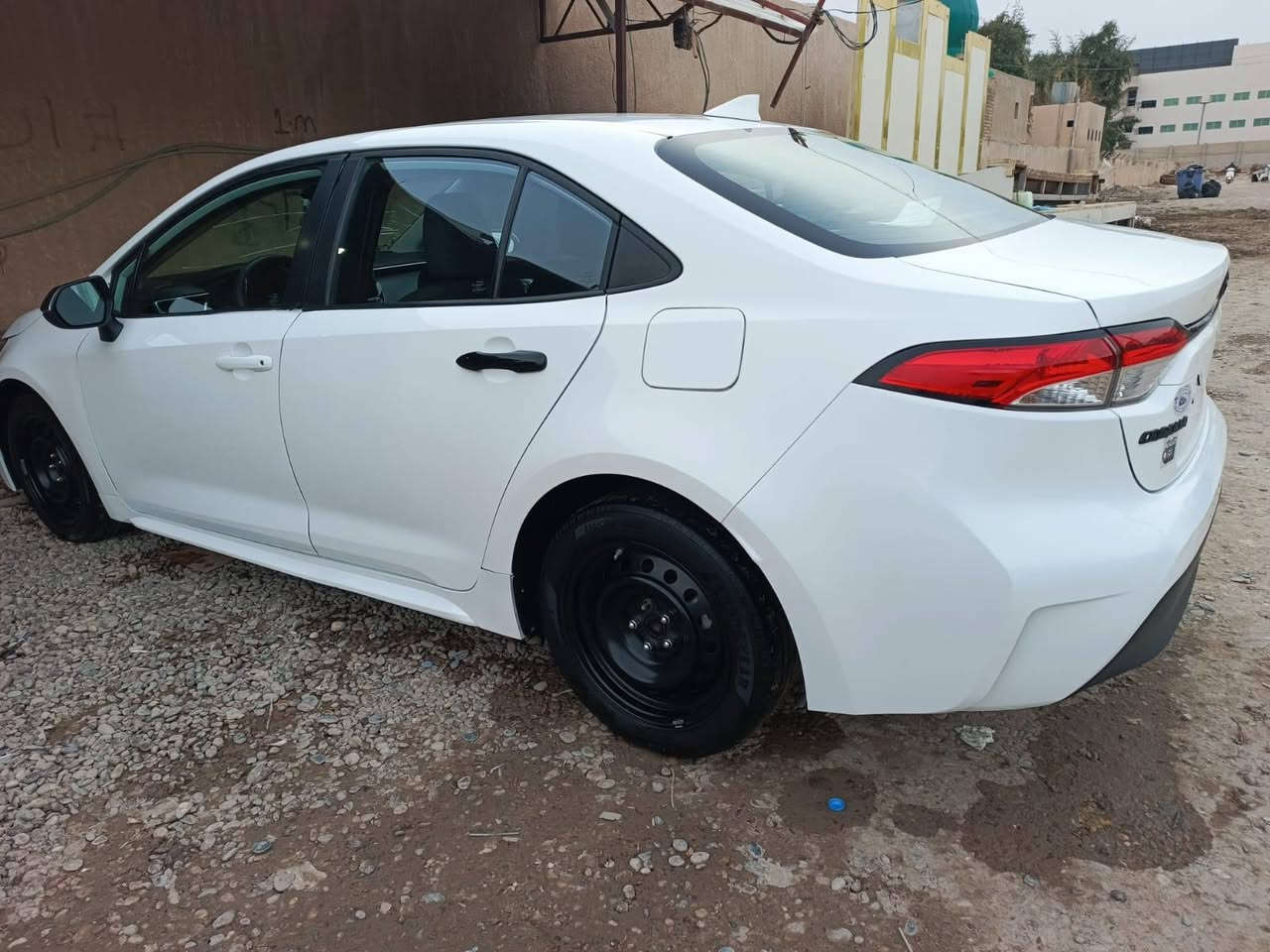 للبيع كورولا موديل 23 سعر 130 وبيها مجال عنواني سامراء صلاح الدين رقم تلفوني ***********
