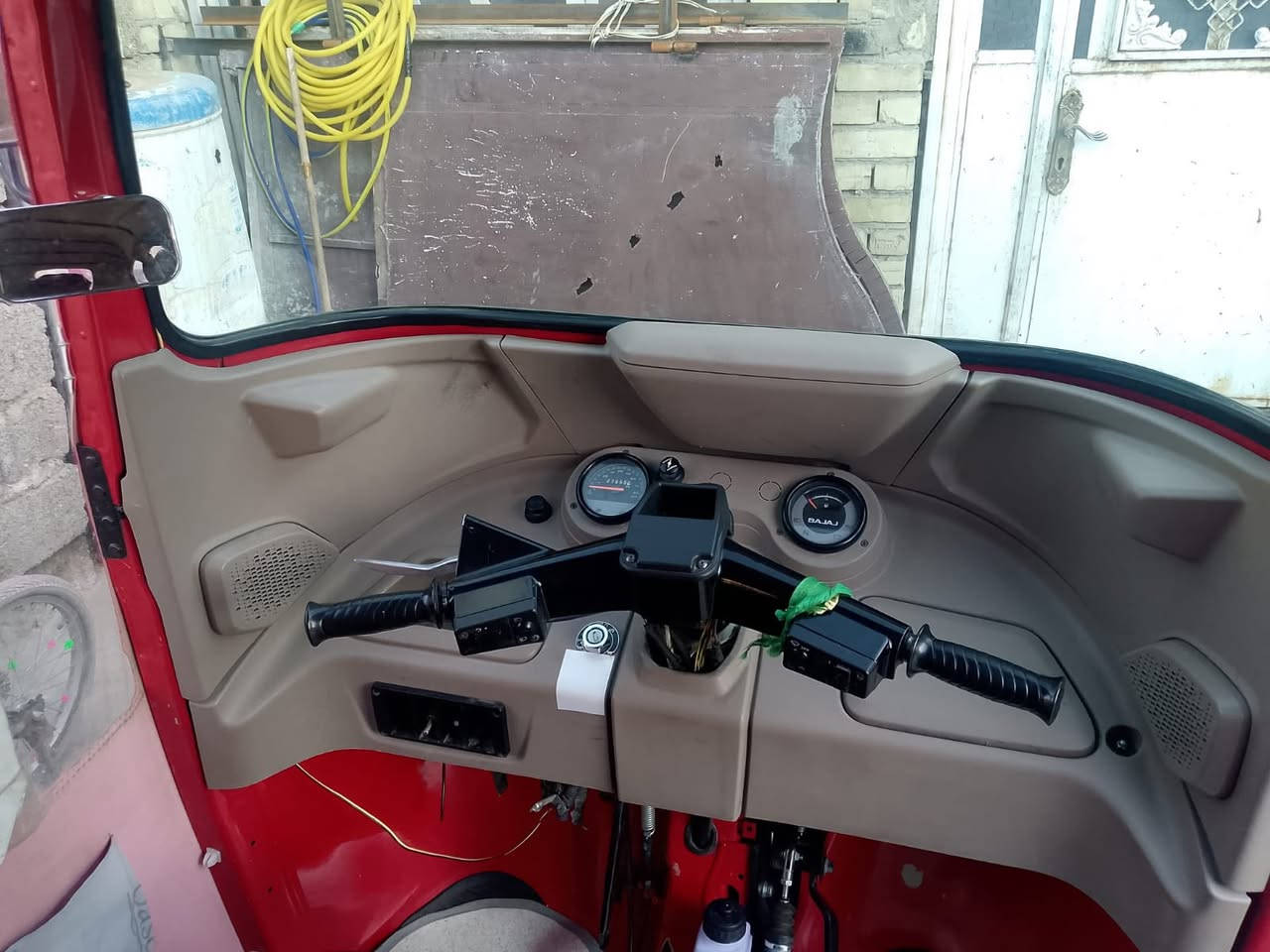 سلام عليكم شباب تكتك 22 زيرو لاضربه ولاصبغ ولا خياس مكينه بل جيس مكفوله للخير فقط الدوس الخلفيه نكاد قليل ومعمرينه مكاني بغداد الشماعية الشراي يخابر  عل رقم اني مكلف بل نشر ***********التكتك رقم كربلاء بسمنه يعني وين ماتريد احولك اكرر  السنويه بسمي
