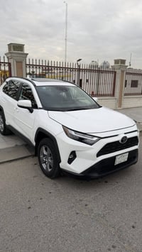 للبيع راف xle ابيض وارد كندي ياباني اصلي موديل 2022 /السعر :-  239$.  ...