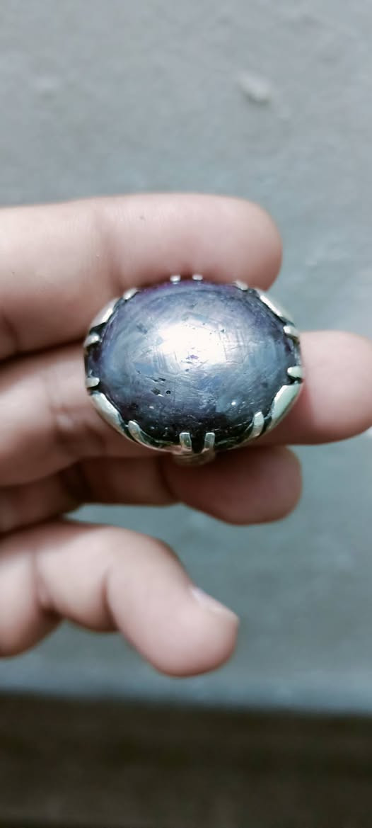 ياقوت روبي نجمي افريقي حجم الحجرة 3 سم السعر 75 العنوان بغداد مدينة الصدر رقم تلفوني بيه وتساب 
***********
