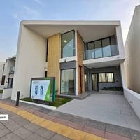 🏡 بيت للبيع في مجمع البدور  🔹 المساحة: 160 م² 🛑 شارع 16 🔹 البيت يحتوي ...