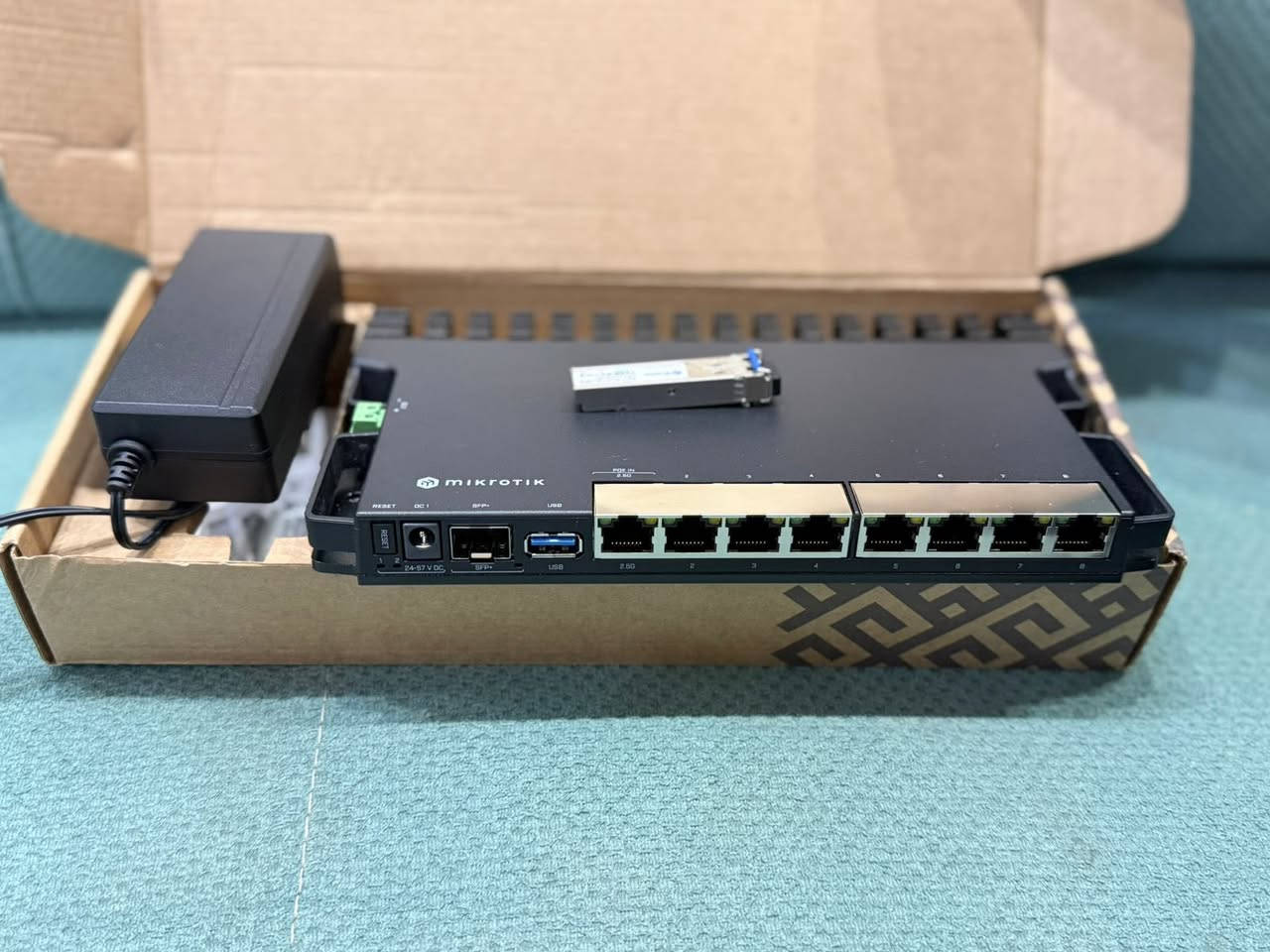 RB 5009 
مايكروتيك جديد للبيع مع sfp
***********
