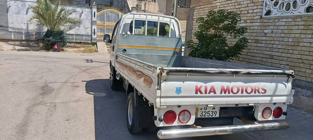سلام عليكم 
كيا فحل للبيع 
موديل 2020
سيارة جهازة وتظيفة ومتصرف عليه الف 
السعر 150وبيه مجال للطيبين 
مكان السيارة نجف كوفة حي ميسان 
للاستفسار ***********
