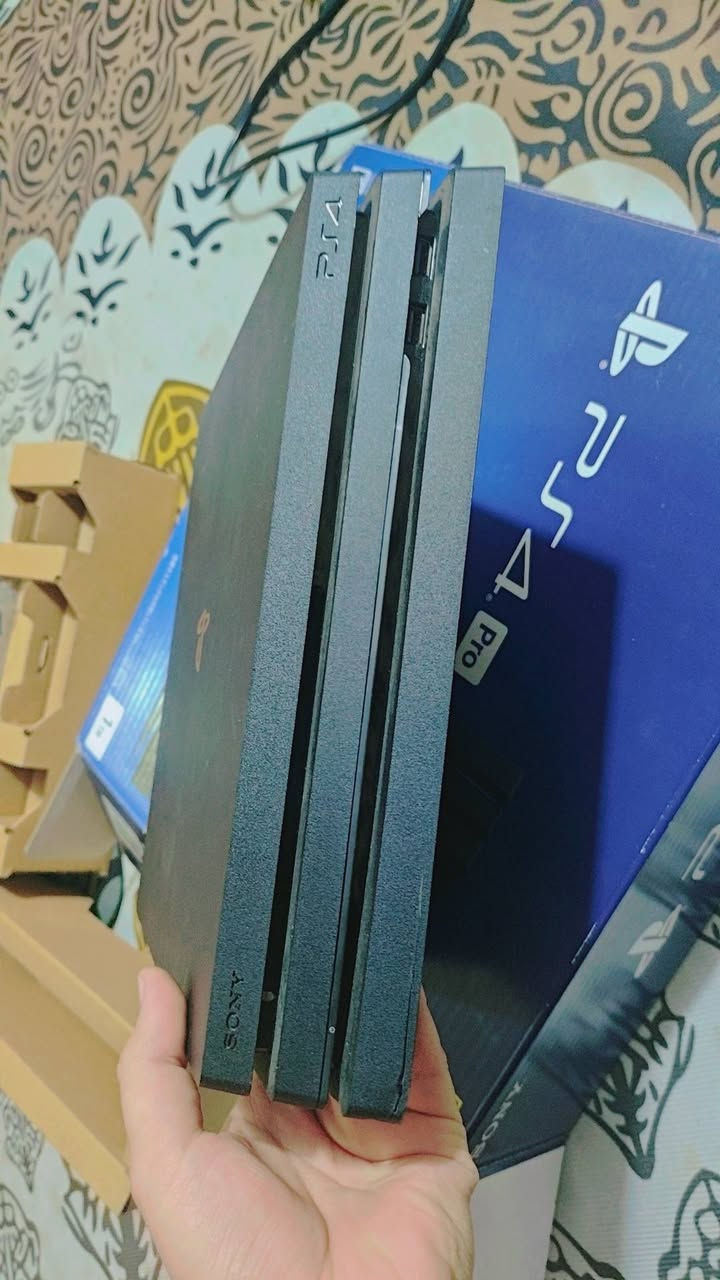 السلام عليكم
بلي 4 برو  ريجن ياباني

ذاكرة 1 تيرا 

استخدام قليل 

السعر 290 وبي مجال 

عنوان بغداد الحسينية 

***********
