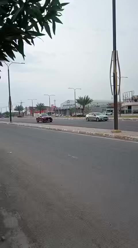 للإيجار 

حي المعلمين شارع الثرثار 

5 غرف نوم طابقين 

بدل الايجار 650 

‭0786 959 8192‬
