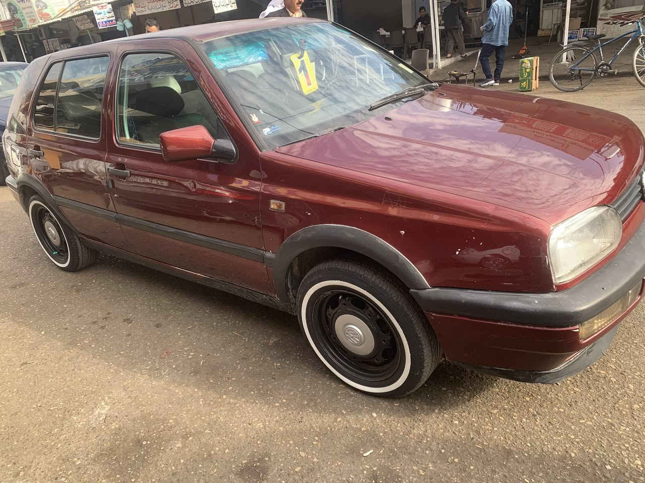 كولف نفخ 92 السياره بسمي رقم اجنبي بيها صبغ بوند ودوسات فقط بدون ضرر تحويل وكاله موجود التواصل على الرقم *********** السعر 43ورقه وبيها مجال
