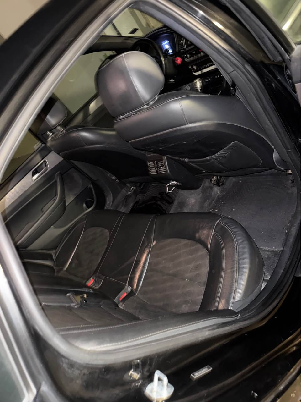 السلام عليكم ورحمة الله وبركاته

سوناتا موديل 2019 وارد أمريكي  رقم نجف بأسمي
السيارة سبورت فول الفول 
السيارة بدون حادث وبدون ايرباك بيها  بارد بسيط  والباقي كفاله 
كير  محرك تبريد حدادية مكفولات
مواصفات السيارة
فتحة
3 بصمات
تبريد امامي خلفي
رادار امامي /خلفي /جانبي
شفتات ستيرن
تتدفئه تبريد بالستيرن
سايد بريك بصمة
جنطة ذكية
تحديد مسار
مانع تصادم 
مثبت سرعة
كشن سائق  كهرباء و كشنات جلد
شاشه كار بلاي
تخم تاير جديد
حدادية جديده
وبعد بيها هواي مواصفات 

مكان السيارة النجف الاشرف
***********
السعر145 وبيها مجال جدا قليل النجف, العراق
