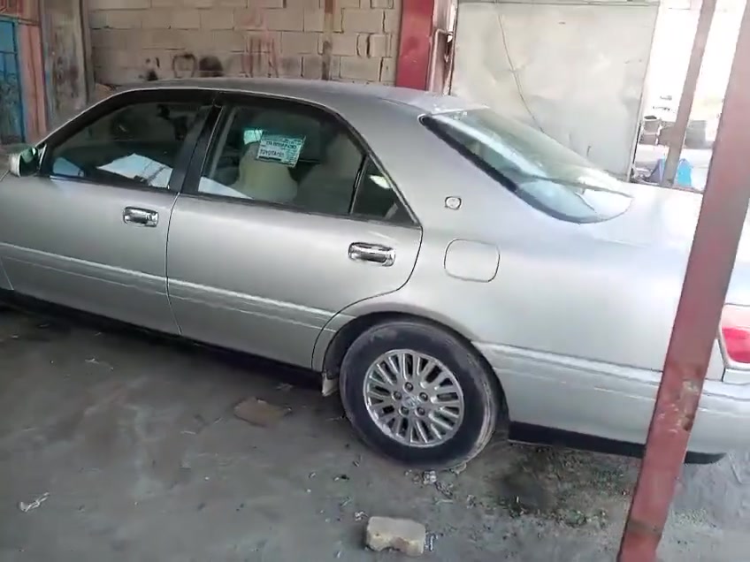 ملكه كصه قماره فول مواصفات اربع دكم لون سلفري مكاني الكرنه السعر 35قفل ماشيه 50الف ***********
