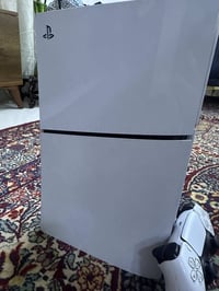 بلايستيشن ٥ • نظيف جداً • جميع الملحقات