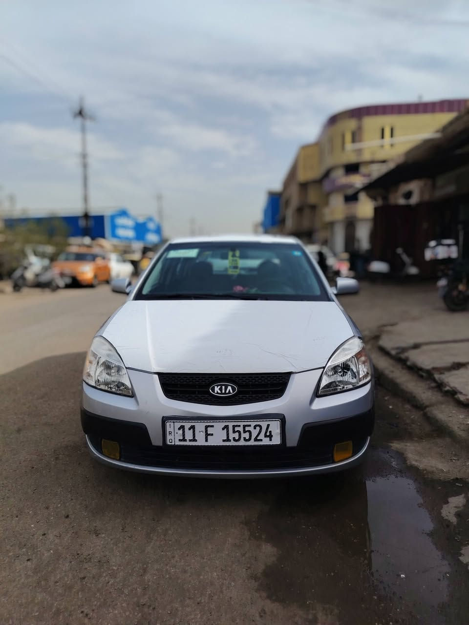 السلام عليكم كيا ريو هاج باك 2009مكينه 1600 تخم تاير صدر امامي خلفي منضومت بنزين كلها جديده من بلك نوزل فلاتر قاعدت فيت بم كلها جديد محرك كير خير من الله غرفتها جديده بسمي حادثها جاملغ وبنيد وشويه من البليته ما واصله لاصاصي ولا لغد بدون جراد لا قماره ولا بنيد وبيها مكانات بسيطه صبغ مثل هلالات شبر من الدوسه سياره جديده واستعمال كلش قليل وين تريد شغل واطلع سعرها 75 وبيها مجال بسيط وكلشي اكو بل سوك اسف علا الاطاله بغداد الشعب هاتف *********** غير متواجد علا النت
