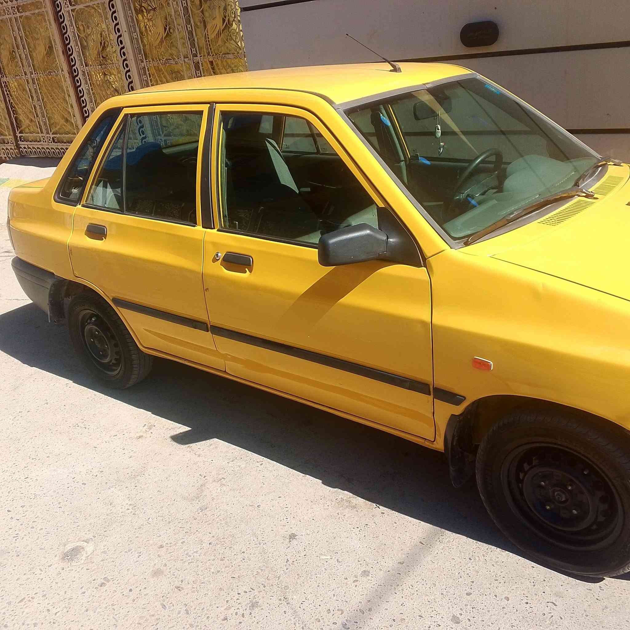 سلام عليكم سياره سياره للبيع سياره خير من الله وحلوه ووبيه بس الباب مال السايق مبدل وسياره بسمي وكل نقص ما بيه المكان بغداد العبيدي موديل 2013 رقم انكليزي سعره 32وبيه مجال قليل رقم *********** التواصل فقط عله الرقم
