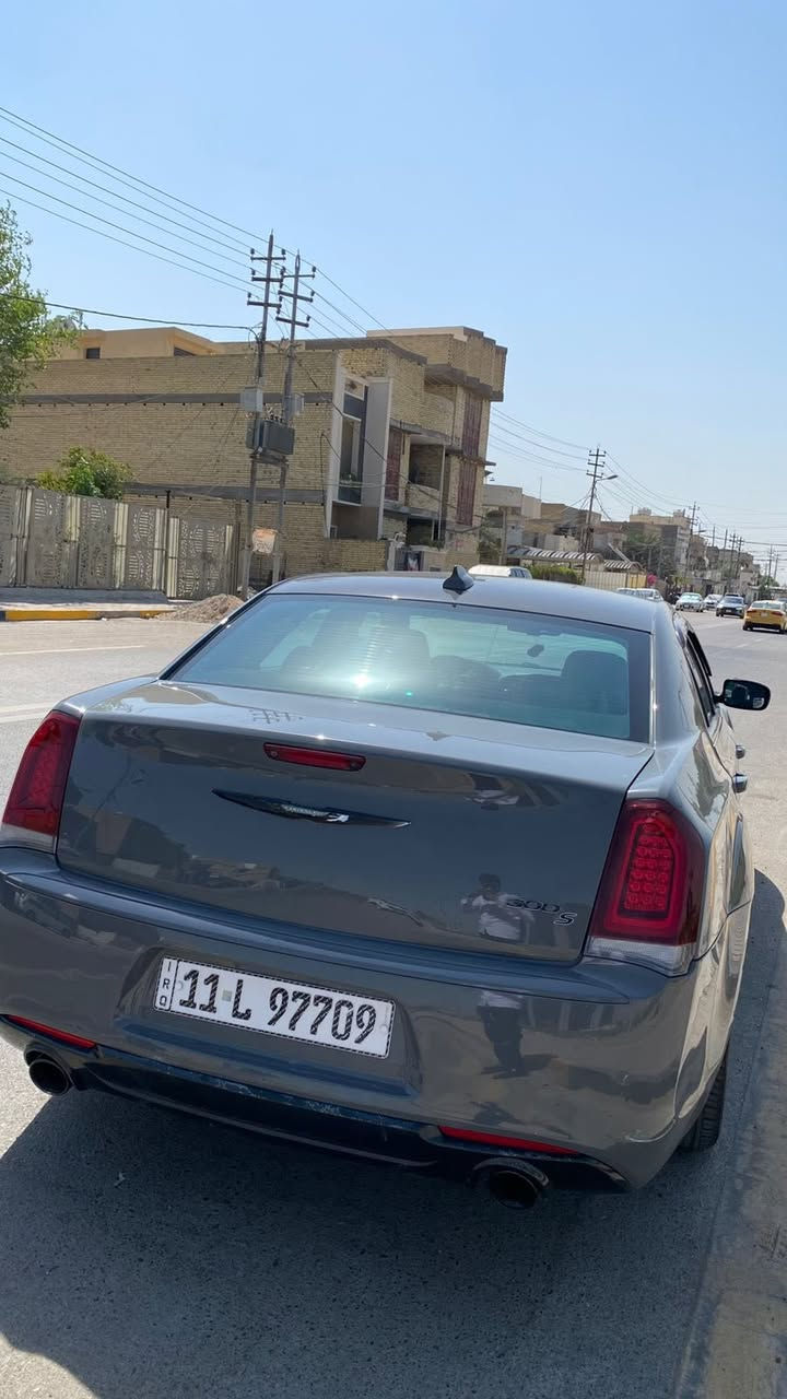 ‎سلام عليكم من رخصت الادمن المحترم
‎اوباما موديل 2019 اصل رقم بغداد
‎وارد امريكي حادث موضح بالسونار بدون ايرباك 
‎مكينه كير كفاله
‎المسافة المقطوعة 110 ميل
‎حجم المحرك 3600
الفئة S
‎* كشن خزن ميموري
‎* داخل اسود
‎* كامره خلفيه
‎* مصابيح امامية زنون مع بلوجكتر LED .
‎* ويل قياس 20أنج .
‎* استيرن كهربائي
‎* شاشه كبيرة كار بلي مع نظام ملاحة نفكيشن GPS .
‎* مقاعد أمامية كهربائية عدد 2 . .
‎* مقاعد أمامية تبريد وتدفئة .
‎* تشغيل عن بعد . .
‎* تدفئة ستيرن .
‎* محدد سرعة . .
‎* كاميرا خلفية دوارة.
‎* مرايا رادار مع ترحيب متحسسة للاضاءة
‎* دخول ذكي (بصمة) .
‎مكان السيارة بغداد - الحرية 
‎للاستفسار عن السعر واي تفاصيل اخرئ الاتصال متوفر واتساب ***********
