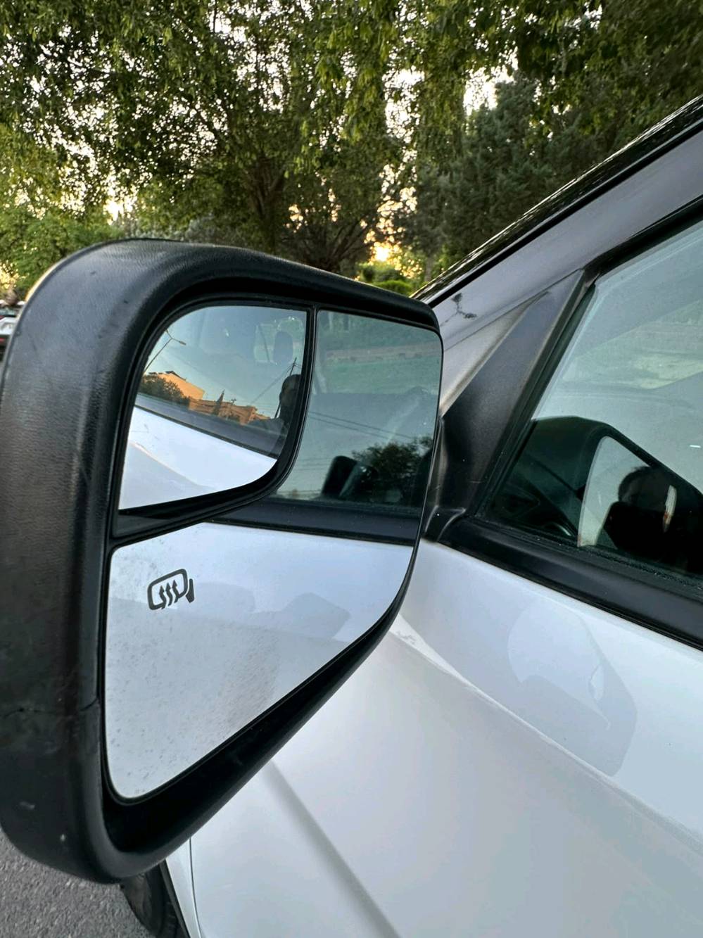 FORD EXPLORER XLT 2018
فۆرد ئێکسپلۆرەر ٢٠١٨
​وارد ئەمریکی  فول مواسفات 
٢ پارجة بوياغ جاملغ ودةرگاى سكن بى داخلى بى ارباك بيشى كةبسة
۲ قطعة صبغ جاملغ و باب سكن ، بدون دواخل بدون ایرباك بجم كبس
​محرك ٦ سلندر ـ بزوێنەر: ٦ پستۆن ٣٥٠٠ 
​۷ راكب ــ کورسی: ٧ سەرنشین.
​سیستەمی ساردکەرەوە: ٣ پارچە تەبرید
تبرید مركزي ۳ قطعة
شاشة گةورة
بسمة 
شغال
​کورسی شۆفێر: کارەبایی.
مقاعد كهربائي 
​گێڕ: شفتات لەسەر سوکان.
​هەموو شتێکی توندوتۆڵە و هیچ کەموکوڕییەکی نییە
السیارة جاهزة من كل نواحي ولانقص مابیها
كیر و محرك و تبرید و كهربائيات بشرط
(گێڕ، مەکینە و کارەباییات بەشەرت).
​المسافة المقطوعة ۹۷ مایل 
رقم و سنوی جدید
سعر 178 ورقە و مجال قلیل
1FM5K8D88JGA36585    ڕقم شاصی 
مكان السیارة اربیل .
*********** فایبر ـ واتساب