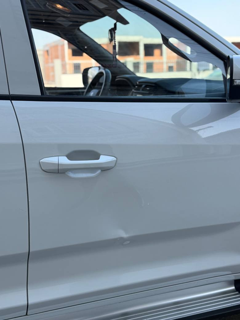 ام جي T60 2023 ( ديزل ) كاز فور ويل (4×4) كير عادي 6 نمر .رقم بصرة جديد حرة قبل شهر خلص ضمان الشركة وبعدهي تحت صيانه ودهن  الشركة. كير مكينه كفالة مبدل بيها بنيد من الشركة اصلي وبيها بارد صغير الباقي كله كفاله .ماشيه 56 الف ميل مكاني البصرة . السعر 125 
للتواصل 
....رقم الهاتف *********** البصرة, العراق
