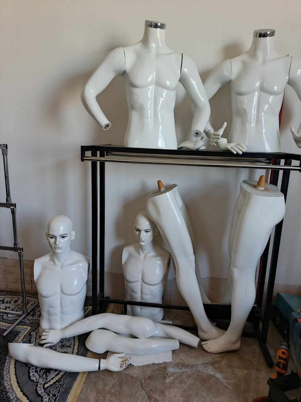 السَلٱمٌ عـَلـْيگمّ-ۈرحـْمّـٌة ٱللـّہ ﯙبُرگـّاتہ. عِنـ.̷̷̸̷̐ـديّ  هذن الغراض للبيع بسعر مناسب مكاني كربلاء
***********
