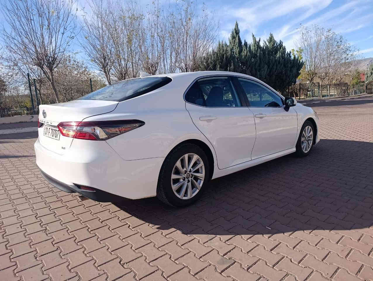 Toyota Camry
موديل 2023
سعر 2010 ورقه مرقم جاهز
لون ابيض ثلجي
مواصفات LE  محسن
بصمه 
رادار امامي و خلفي و جانب
تحكمات فول
تحديد مسار
قيادة ذاتيه
3 انظمه للقيادة ECO/ NORMAL / SPORT 

ماشيه 120 الف ميل 
سيارة بدون صبغ 👍
(صندوق تبديل شركه نفس اللون)
بدون دواخل شرط الفحص(كافه الايربكات سليمه 100 💯 
بجم كبس شركه
رقم شاصي👇
4t1r11ak4pu738568

بيع فقط بدون مرواس
رقم و هزه و فحص جديد /سيارة بأسمي تريد تحويل تريد وكاله
ملاحظه / الرقم المميز 70707 مو مع السيارة انطيك غير رقم✋
سيارة في أربيل شركة نور البصرة موجودة
شراي يتصل
***********
***********
