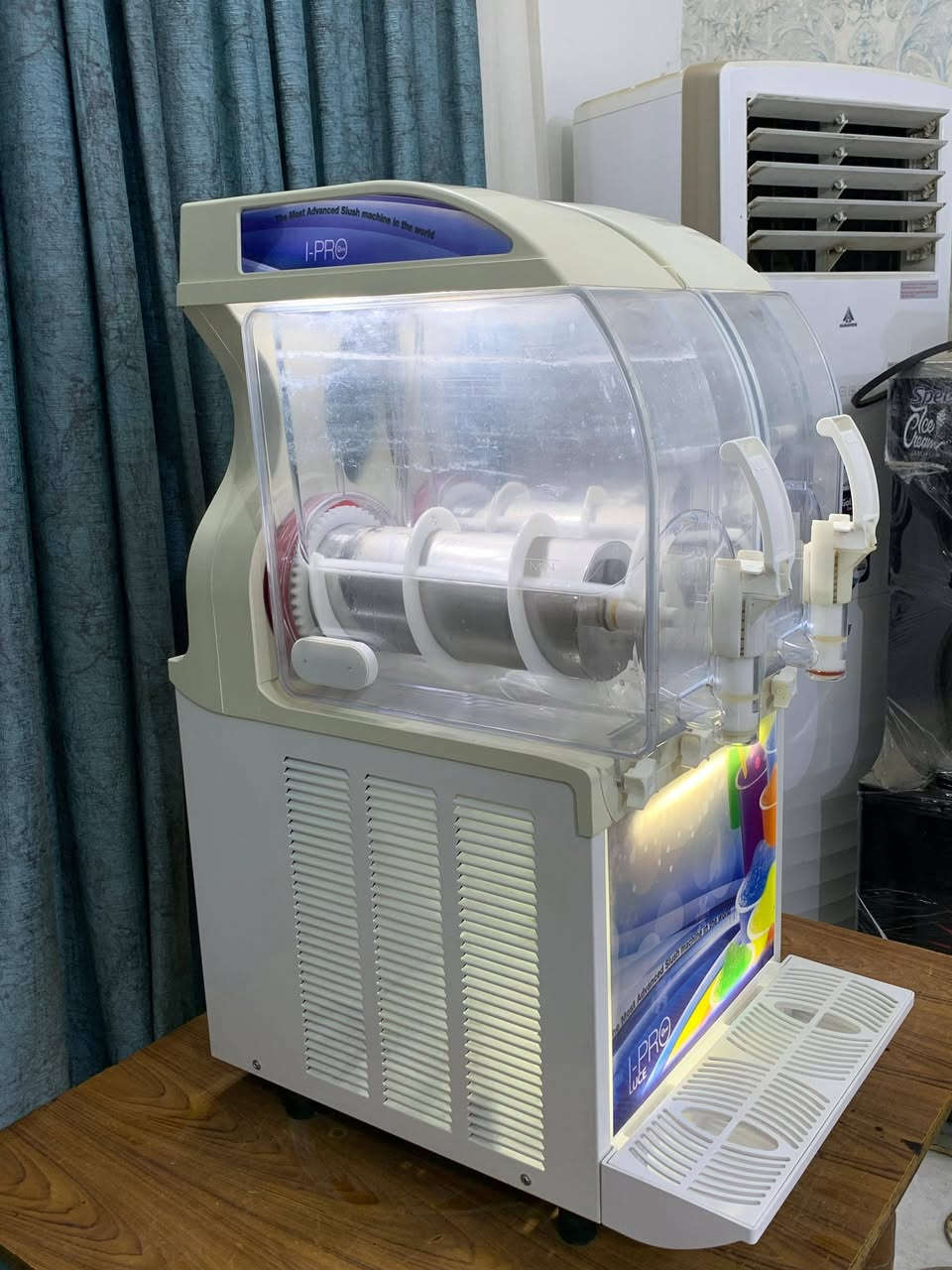 السلام عليكم
كل عام وانتم بخير وصحه وسلامه يارب 
جهاز ازبري  ايطالي SBM
نظافه 90% 
شرط الشغل والفحص 
***********
