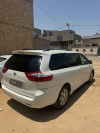 عندي تيوتا سينا موديل 17 رقم شمال جديد مصبوغه عام   للبيع عارضه ب 140 ...