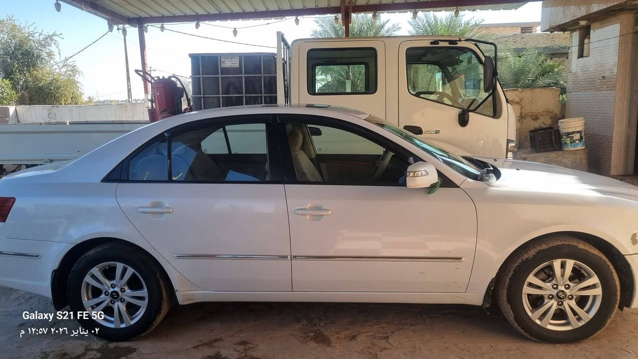 السلام عليكم سوناتا للبيع  2011 السيارة مكفوله من التبديل والصبغ عده البارد في الجاملغ الامامي محرك مفتوح  رقم بغداد باسمي رقم صاحب السيارة ***********
