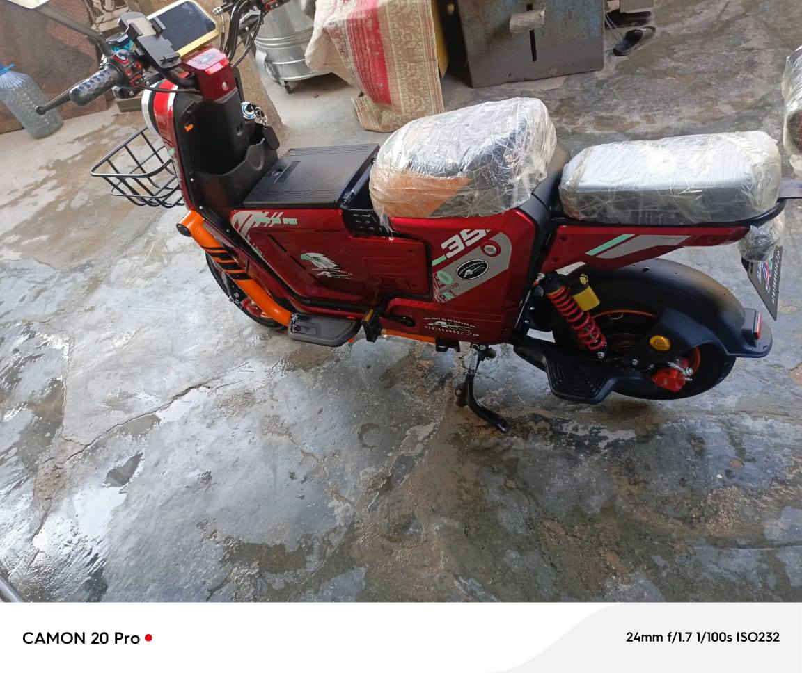 سلام عليكم
دراجه شحن للبيع بطارات بعدهنم بالكارتون 

للاستفسار واتساب او خط ***********
