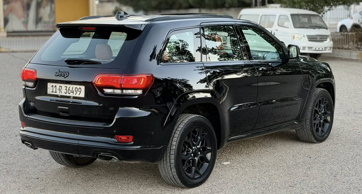 سلام عليكم ..
جيب S موديل 2022 ام رادار فول مواصفات 1/1 
سيارة ماشية 48 الف 
مكان السيارة بغداد السيديه - *********** 
مكفوله من البارد والصبغ والتبديل  
داخل مشمشي مختم كشنات S  - معروفه مواصفات ال S
