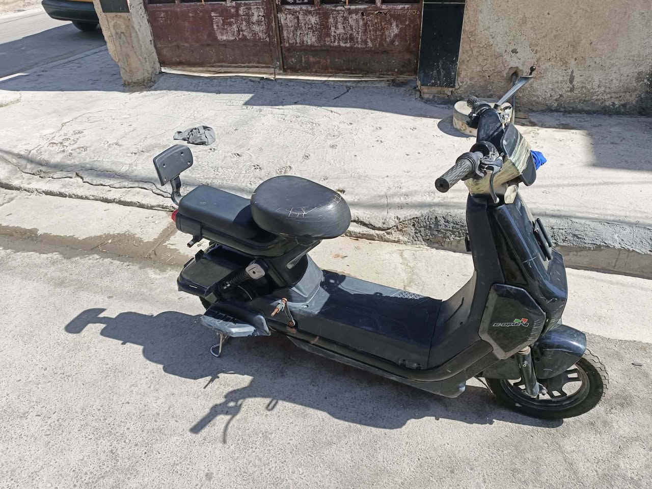 دراجه كهربائيه للبيع المكان بغداد الثعالبه الاولى الرقم ***********
