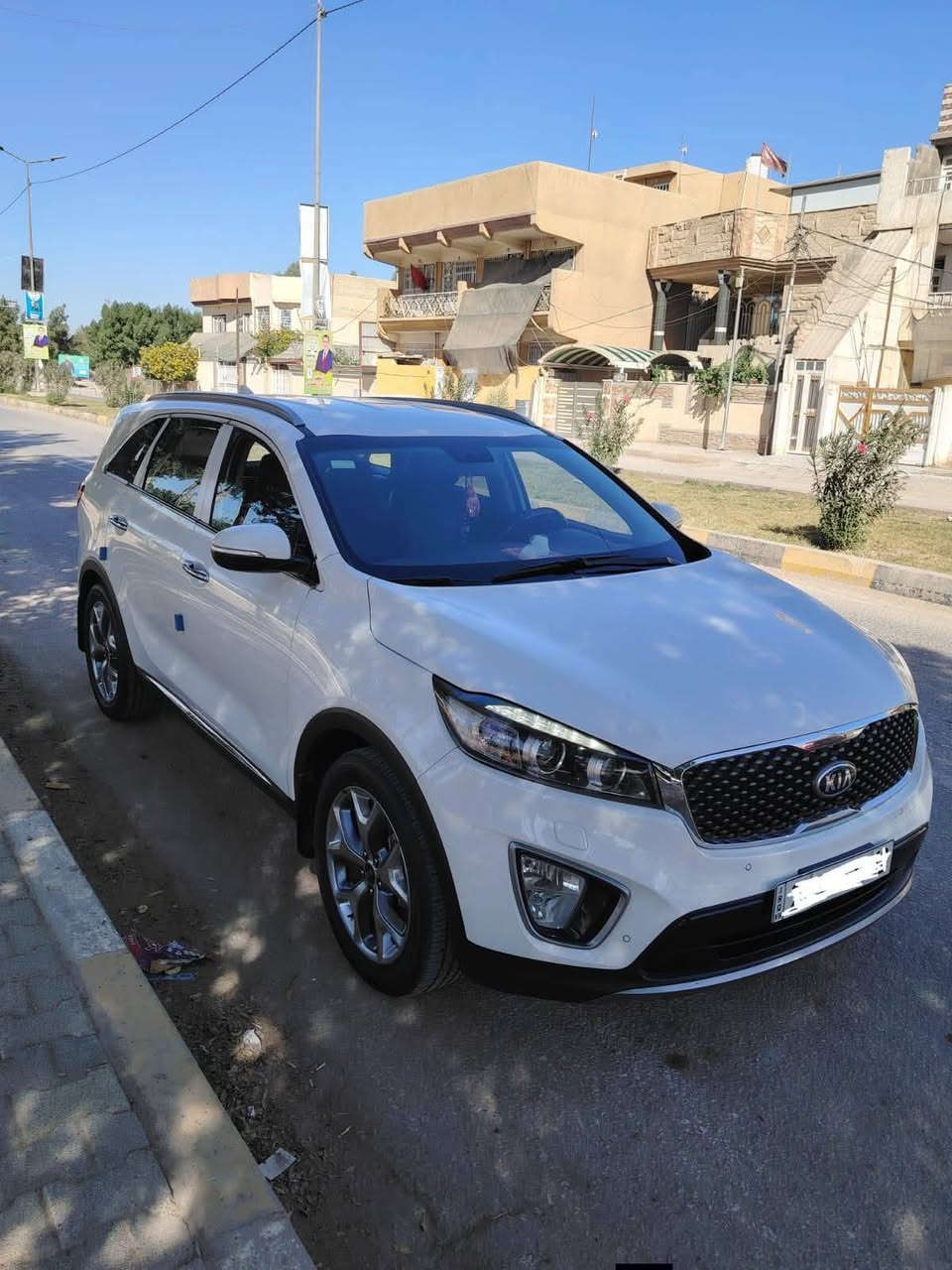 سورنتو وارد ابيض بيها قطعة واحدة بدون دواخل موديل١٦ بابل مكينة ٢٤٠٠ وكير مامفتوحات السيارة بحالة جيدة  السعر ١٨٢ للتواصل ***********
