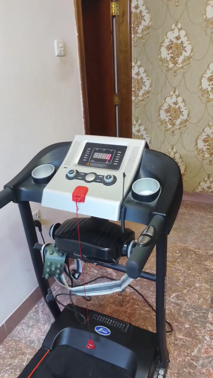 !! 
سلام عليكم 
يوجد جهاز جري مستعمل قليل جهاز نضيف كلش وبي هزاز   للبيع رقمي 
***********

