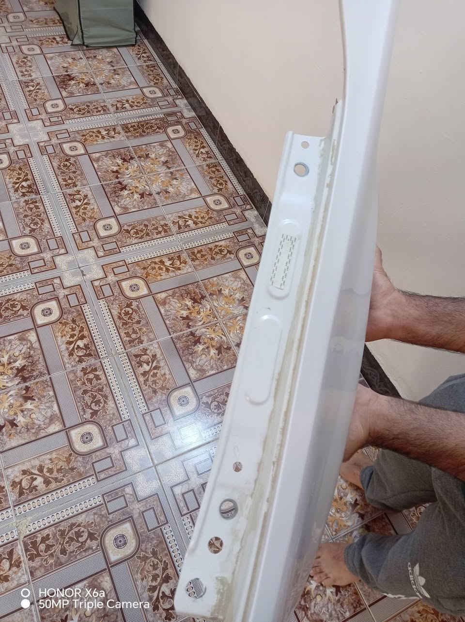 السلام عليكم جاملغ تيلورايد جهة السايق بي صبغ بلخشم واضح بالصوره أمريكي اصلي بي ليبل نظيف جدا السعر ٣ ورقات بي مجال *********** مكان بابل

