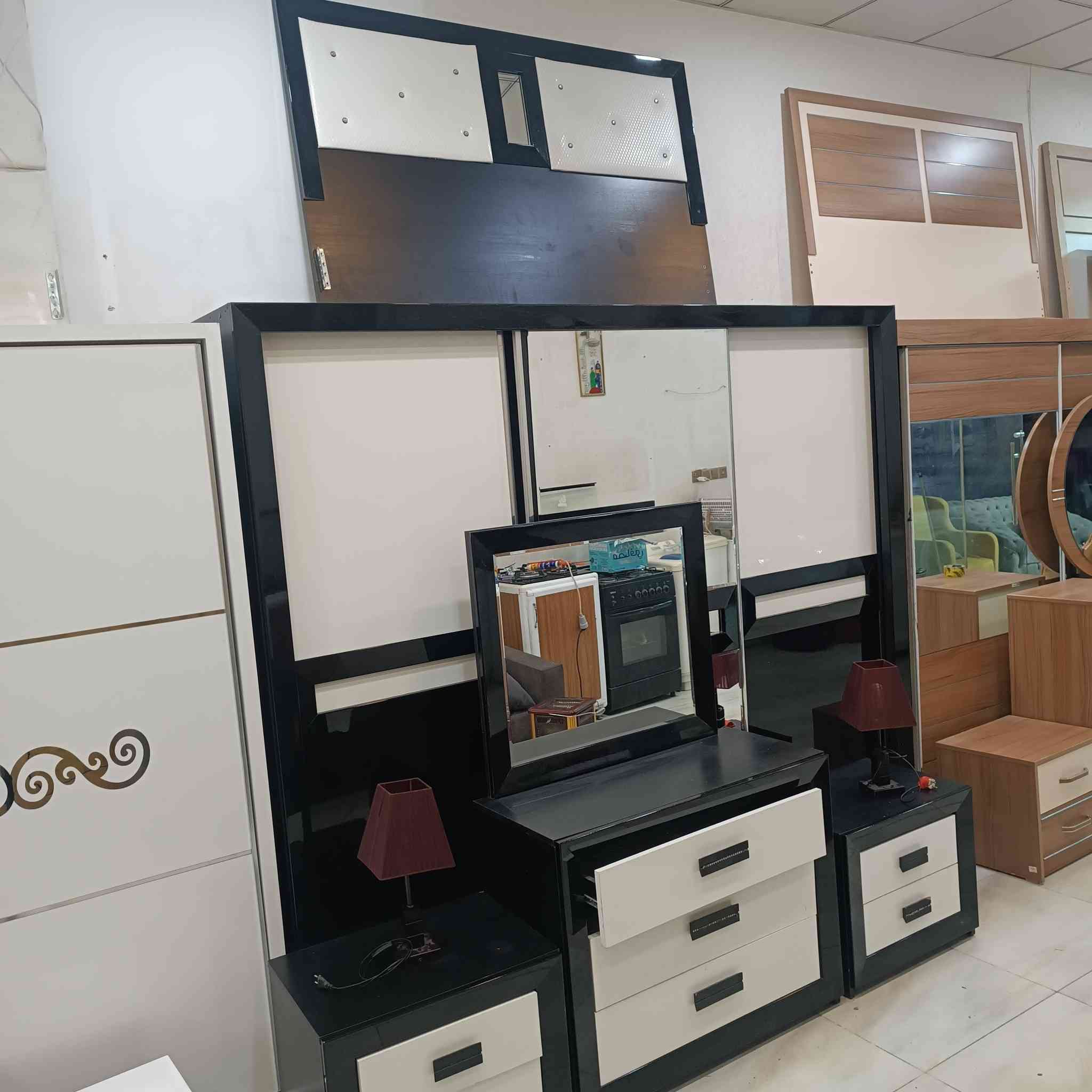 غرف نوم تركيه فول نضافه للتواصل على الرقم ***********0
