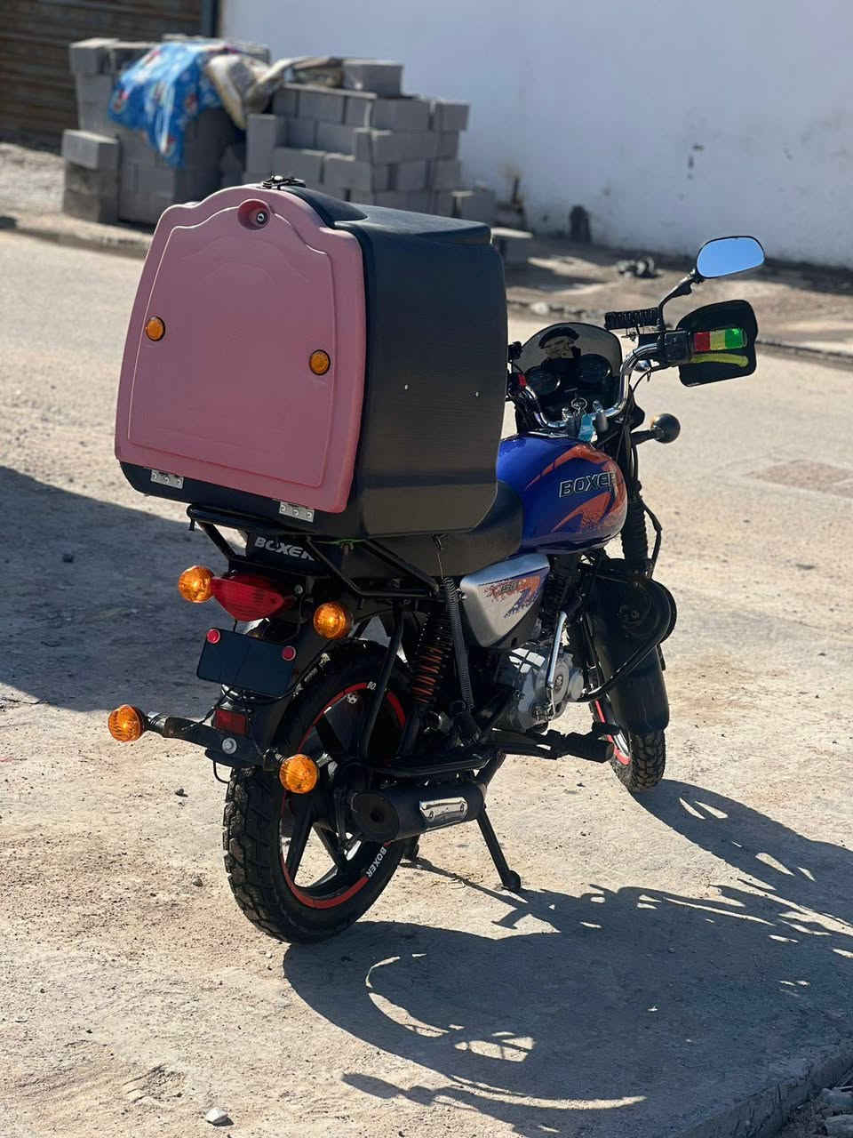 سلام عليكم بوكسر رقم وسنوية مديل ٢٣ رقمها بغداد ومكاني بلبصرة جديدة ماشية ١٠الاف حقيقي ما مشتغلة دلفري صندوك توني شديتة وحتة ما شتغلت بيها لا مفتوحة ولا مبدل بيها شي مكفولة كفالة عامة رايدها ب٣ملايين مكاني البصرة ***********
