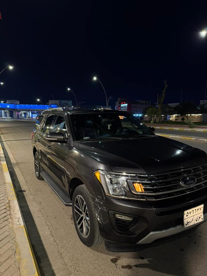 السلام عليكم 
سياره للبيع 
فورد 

موديل 2018 فول مواصفات كلين 
بس بالعراق صبغ جاملغ جهت اليمين صبغ فقط
صور مرفقه للسياره 
سعر مطلوب 270 ورقه بيها مجال بسيط 
تواصل مع رقم غير متوفر واتس اب 
***********
