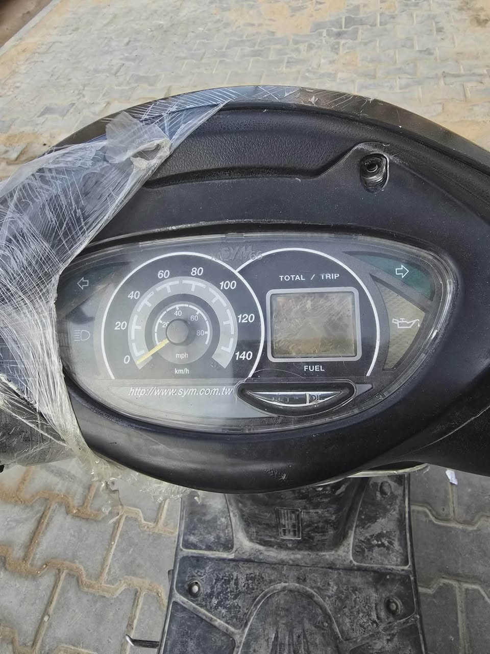 دراجة نارية سيامgtمن نوع سكوتر (Scooter) بيع مستعجل دراجه نضيفه  كامله من كلشي اشاير لايت زنون دبلات امامي وخلفي كلجات مرتبه ونضيفه زوج تاير باكستاني شرط   الدراجه ع هاي وضعيتهه شلعتهه فول ومرتبه شرط الفحص السعر 300وبي مجال الرقم *********** النجف, العراق
