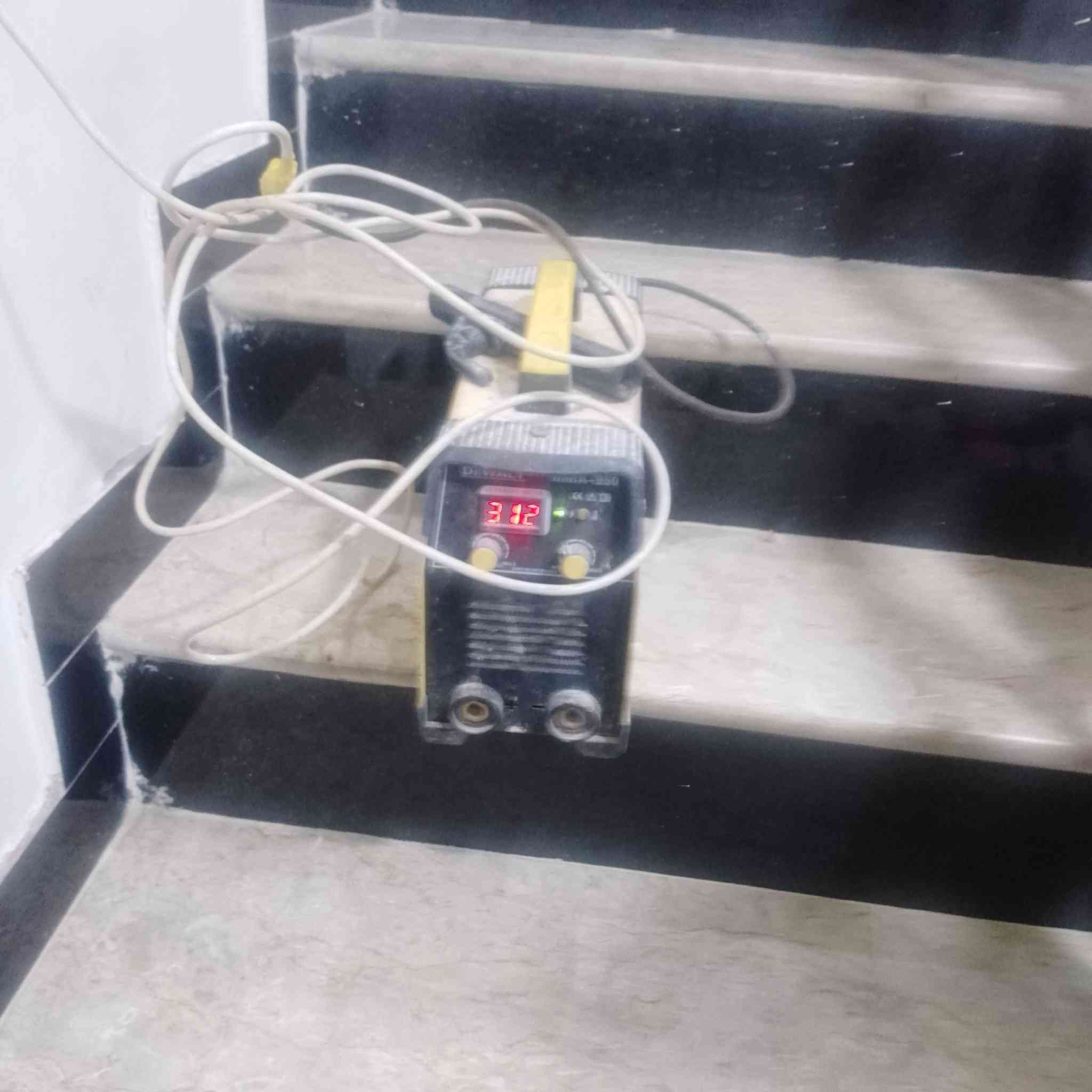 مكينه لحيم للبيع كوت ***********
