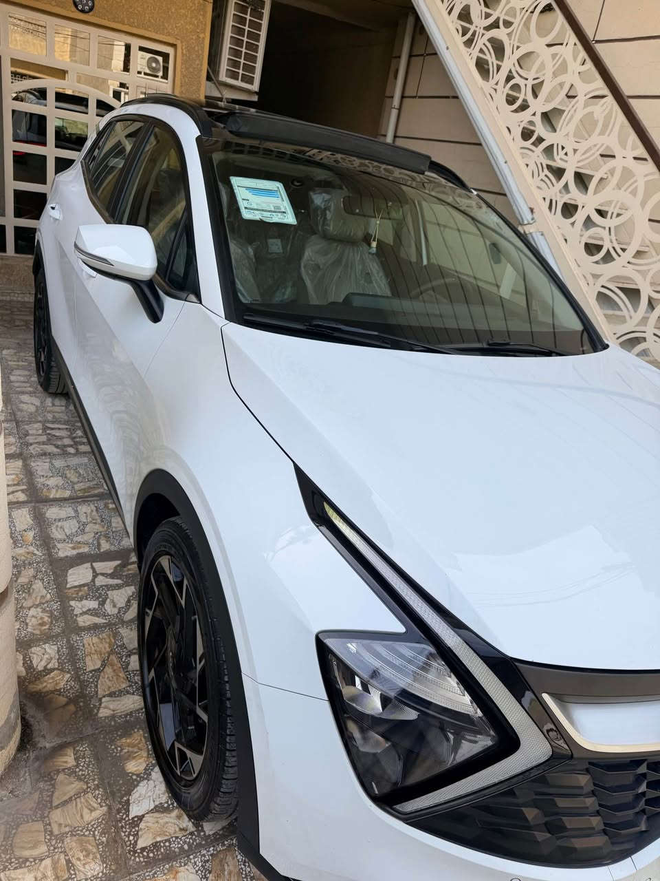 لسلام عليكم 
للبيع كيا سبورتج 2022 فول 
للاتصال ***********
بصمة بانوراما حساس امامي وحساس خلفي كامرا دوارة رادارات جانبية بالمراية انارة ترحيب مري كهرباء صندوك كهرباء وشفتات ستيرن وفول تحكمات شاشة ابل كار بلي واندرويد اوتو منافذ شحن تايبسي وشاحن وايرلس تبريد بيانو لايت زنون عدسات ولد نهاري led ويل كب حجم 19 
كشافات زنون نظام نزول منحدرات واتو هولد وهاندبريك بصمة ومودات قيادة تدفئة كشنات وستيرن هيتر 
السيارة خليجي بدون قطرة صبغ كفالة عامة والسونار موجود بيها فقط بيدي ار كد اصبعين اباب السايق 
ماشية فقط 33الف كيلو متر 
رقم اربيل الجديد
السعر 207
للاستفسار ***********
*********** 
متواجد فيس وواتساب بغداد, العراق
