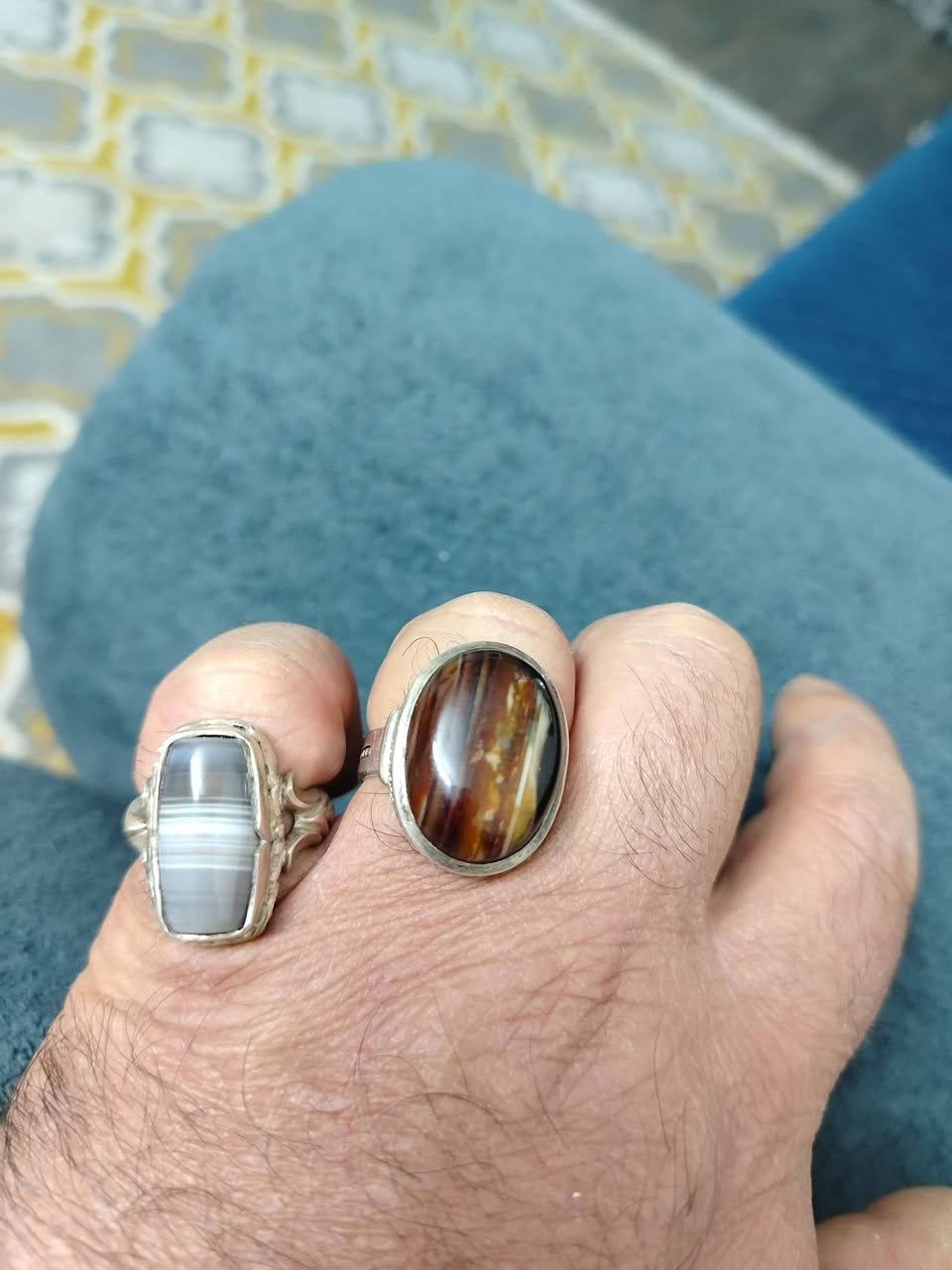 سلام عليكم خواتم للبيع جزع يماني قياس 22 سليماني قياس 25 صياغة يدوية ثقيله عنواني بغداد أعتذر توصيل ماعندي


**إذا كنت صاحب هذا الإعلان وتريد حذفه لأي سبب، رجاءا أرسل رسالة إلى الدعم الفني**