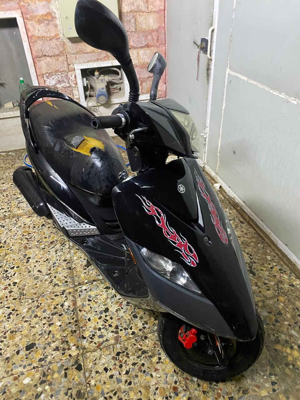 السلام عليكم للبيع ثعلب نوزل رمبه الدراجه صارله اقل 3اشهر عندي الدراجه زيرو ماشيه27الف ختم واحد وي المكينه مكينه بلاد ممفتوحه الدراجه ممدود عليه اي شي نقصه بس ذراع مال ستاند الخلفي شلععه معدل تشك الكاع كله شغال الدراجه نضافته كدام عينكم واحله من الصور مابيه اي نقص وشغاله سلف وهندر نكره كهربائياته كله شغاله الدراجه رايده650وبيه مجال حك الجيه رقمي ***********مكاني بغداد البنوك
